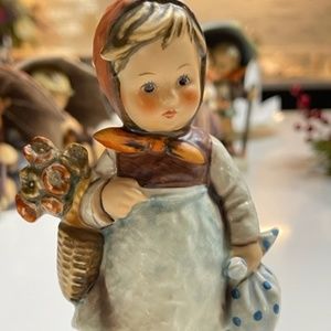 Hummel Weary Wanderer #204